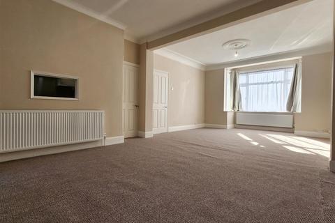 3 bedroom house for sale, Ellesmere Gardens, Redbridge - CHAIN FREE!