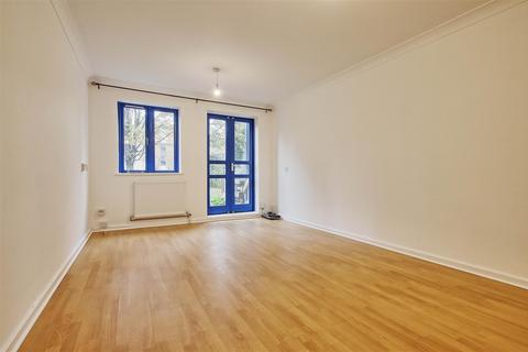 2 bedroom flat to rent, Grasmere Gardens, Cambridge