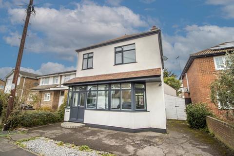 3 bedroom detached house for sale, King Henrys Drive, Rochford SS4