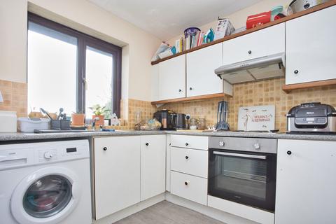 2 bedroom flat for sale, Dover Road, Folkestone, CT19