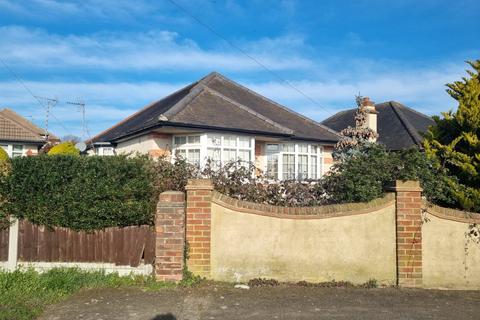 3 bedroom bungalow for sale, Shipwrights Drive, Benfleet, Essex, SS7