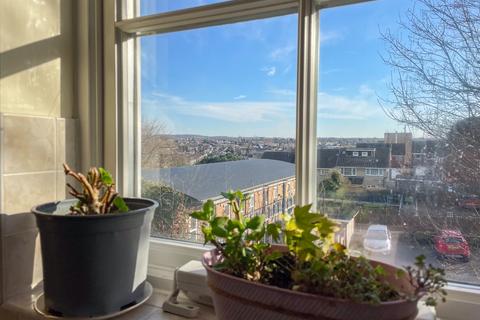 1 bedroom apartment for sale, Nelson Court, Glen View, Gravesend, Kent, DA12