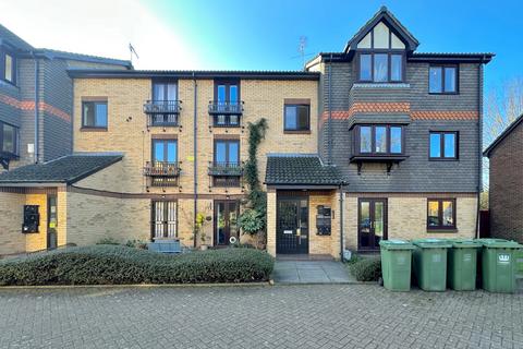 Silver Close, London , SE14