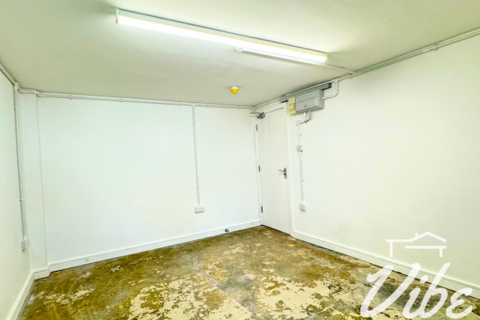 Industrial unit to rent, Grosvenor Way, London E5