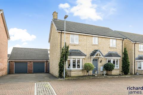 4 bedroom detached house for sale, Kilby Crescent, St Andrews Ridge, Swindon, SN25