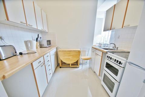 2 bedroom flat to rent, Hanson Street, London, W1W 6UG