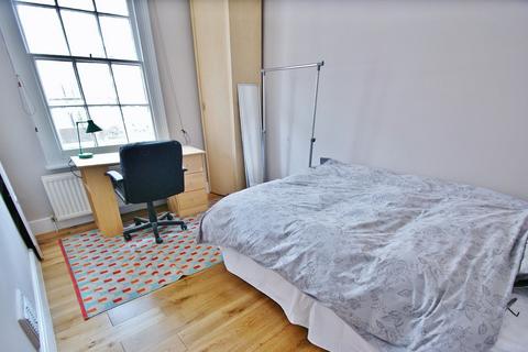 2 bedroom flat to rent, Hanson Street, London, W1W 6UG