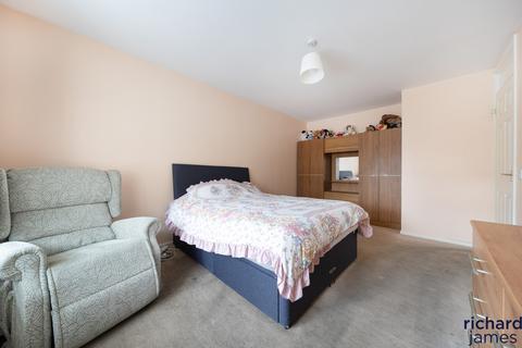 30 Ashburnham Close, Freshbrook, Swindon, SN5 8RA