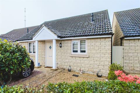 2 bedroom bungalow for sale, Robinscroft, Swindon, SN25