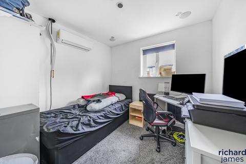 97 Boundary Close, Kingsdown, Swindon, SN2 7TG