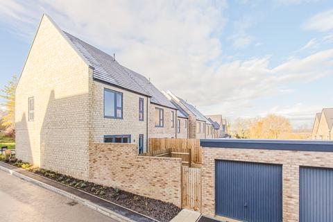 4 bedroom end of terrace house for sale, Blunsdon Hill, Swindon SN26