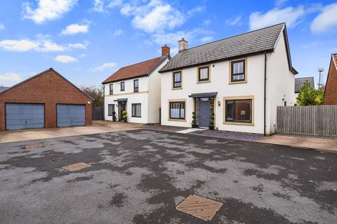 4 bedroom detached house for sale, Minerva Heights, Blunsdon, SN26