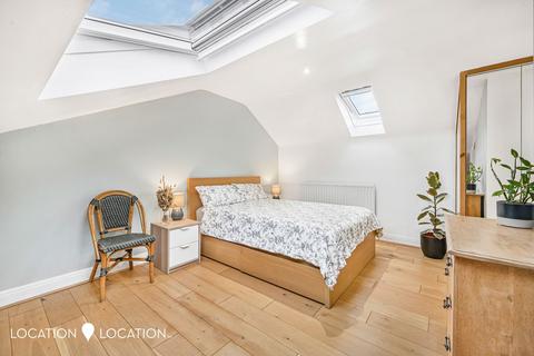 Flat A, 1 Lavers Road, London, N16 0DU