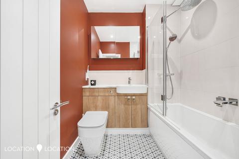 Flat A, 1 Lavers Road, London, N16 0DU