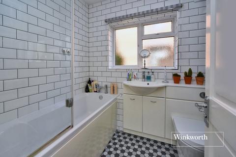 Flat 3, Edge Court Lincoln Road, Worcester Park, KT4 8AW