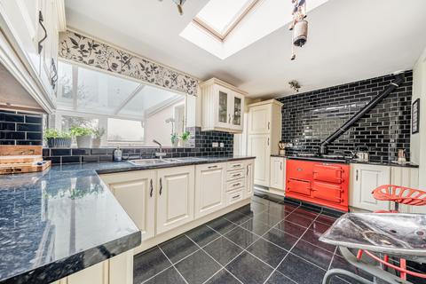 4 bedroom semi-detached house for sale, High Street, Purton, Purton, SN5