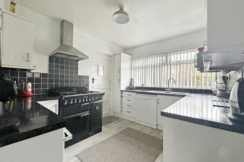 3 bedroom detached house for sale, Sutton Park, Blunsdon, SN26 7BA