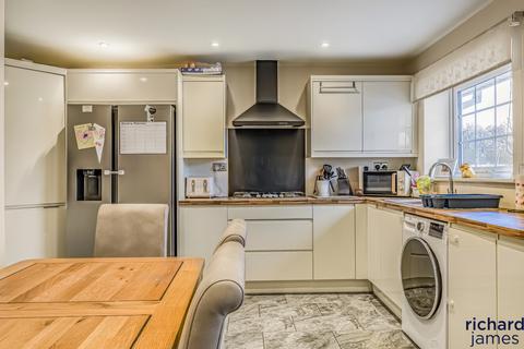 40 Alnwick, Toothill, Swindon, SN5 8JJ
