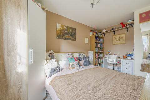 76 Coronel Close, Swindon, SN3 4FW