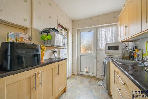 3 bedroom terraced house for sale, 70 Carstairs Avenue, Swindon, SN3