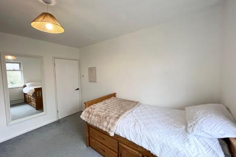 37 Coronation Road, Wroughton, Swindon, SN4 9AT