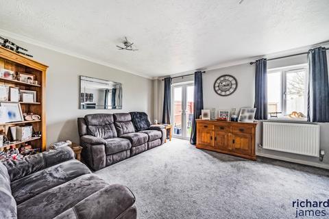 4 bedroom terraced house for sale, St Austell Way, Swindon, SN2