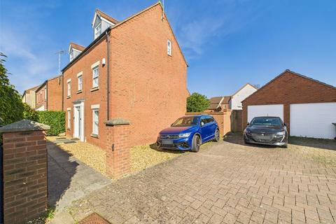44 Woodvale Kingsway, Quedgeley, Gloucester, GL2 2BE