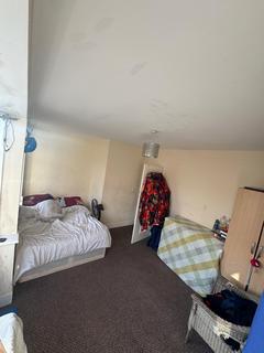 3 bedroom house to rent, London E16