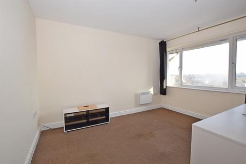 2 bedroom flat to rent, Madeira Avenue, Bognor Regis, PO22