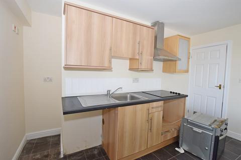 2 bedroom flat to rent, Madeira Avenue, Bognor Regis, PO22