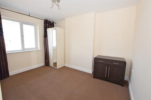 2 bedroom flat to rent, Madeira Avenue, Bognor Regis, PO22