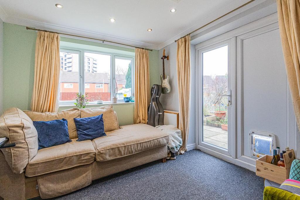 Llandinam Crescent 12-16.jpg
