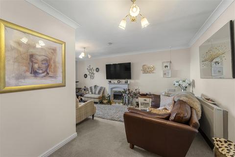 1 bedroom flat for sale, Whitehall Road, Sale