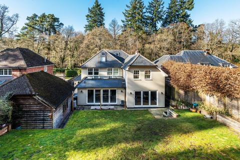 6 bedroom detached house for sale, 31 Frensham Vale, Lower Bourne, Farnham, GU10