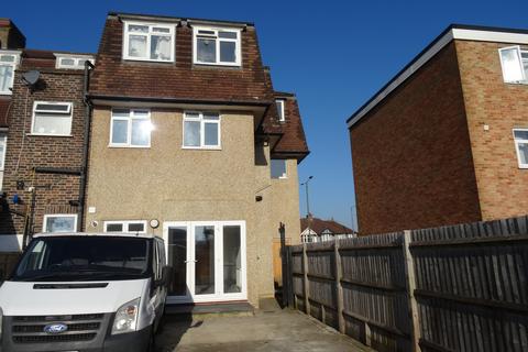 2 bedroom flat to rent, Tolworth Rise South