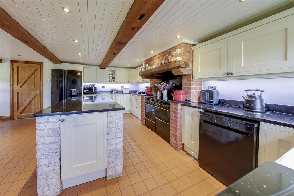 Breakfast Kitchen Alt 2