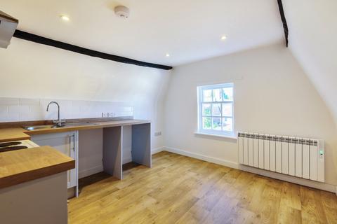 1 bedroom flat to rent, West Street, Hampshire SO24