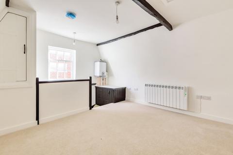 1 bedroom flat to rent, West Street, Hampshire SO24