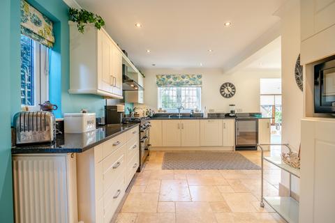 5 bedroom detached house for sale, Centurions Court, Caerwent, Caldicot