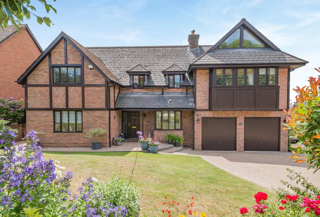 5 bedroom detached house for sale