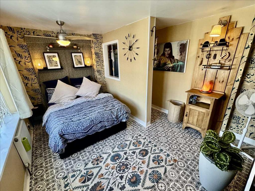 Bedroom    1