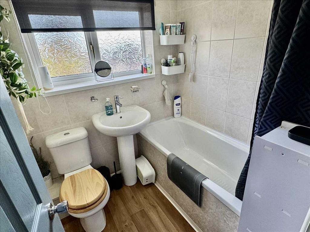 Tiled BATHROOM