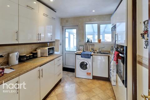 3 bedroom semi-detached house for sale, Everest, Rayleigh