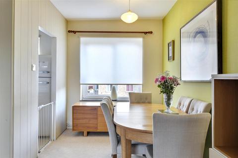 3 bedroom flat for sale, Thornton Court, Cambridge CB3