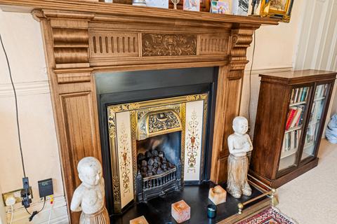 24 Dalkeith Avenue, Glasgow, G41 5BN