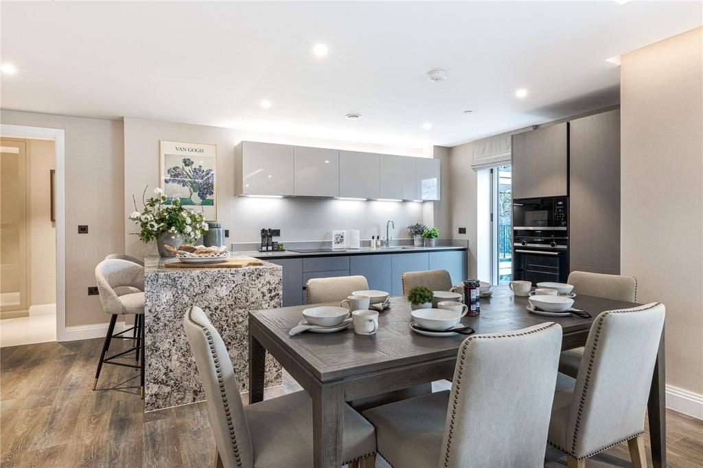Show Apartment