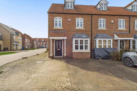 3 bedroom end of terrace house for sale, Priory Close, Nafferton, Driffield