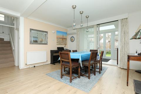 10 Canute Road, Birchington, CT7 9QJ