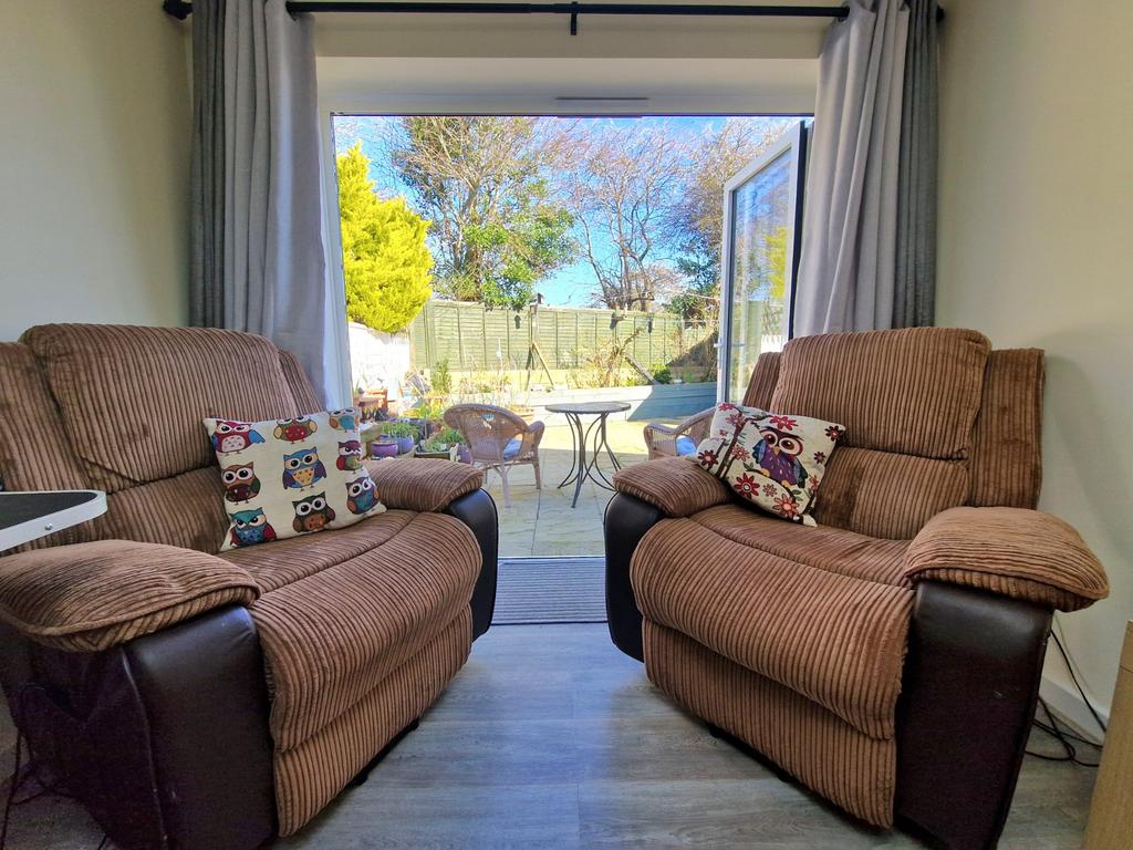 Lounge/Sitting Room