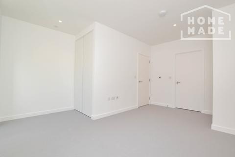 2 bedroom flat to rent, 10 Parkview Avenue, NW2